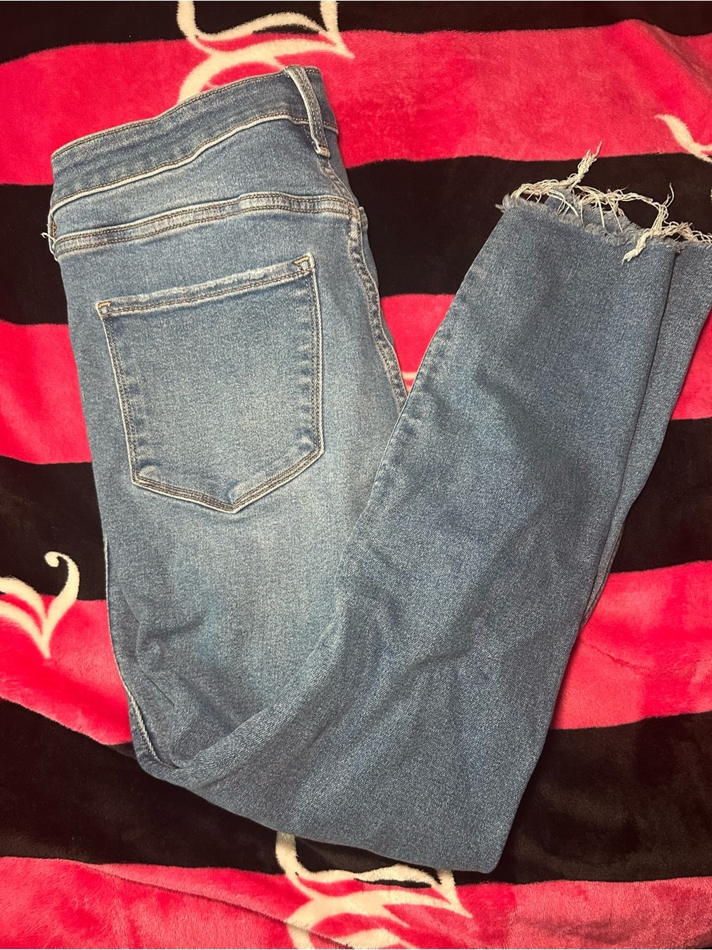 Old Navy Light Blue Frayed Hem Ankle Jeans